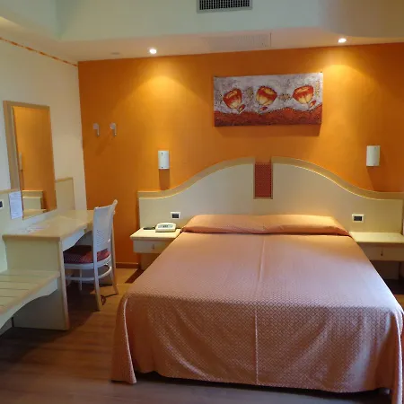 La Rondine Hotell 3*