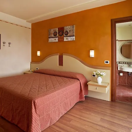 Hotell La Rondine 3*