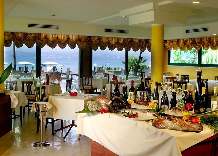 La Rondine Отель 3*